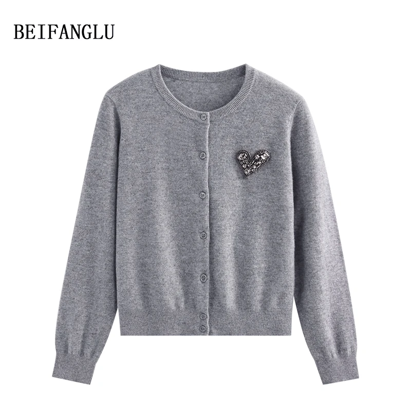 北方鹿【重工爱心水钻】绵羊毛2024法式气质圆领长袖针织开衫W9165