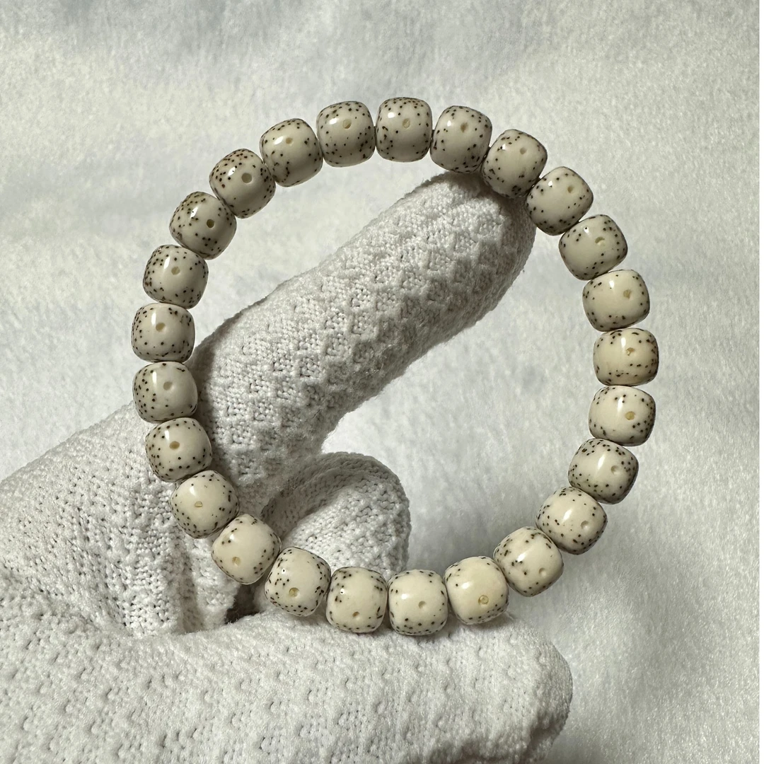 芳缘阁星月菩提手串 9*8 正月留白大眼睛 石玉同枝