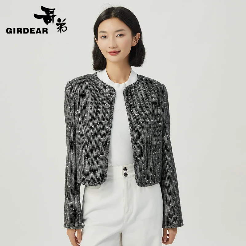 GIRDEAR/哥弟千金风设计精致百搭圆领短款小香风外套女1400718