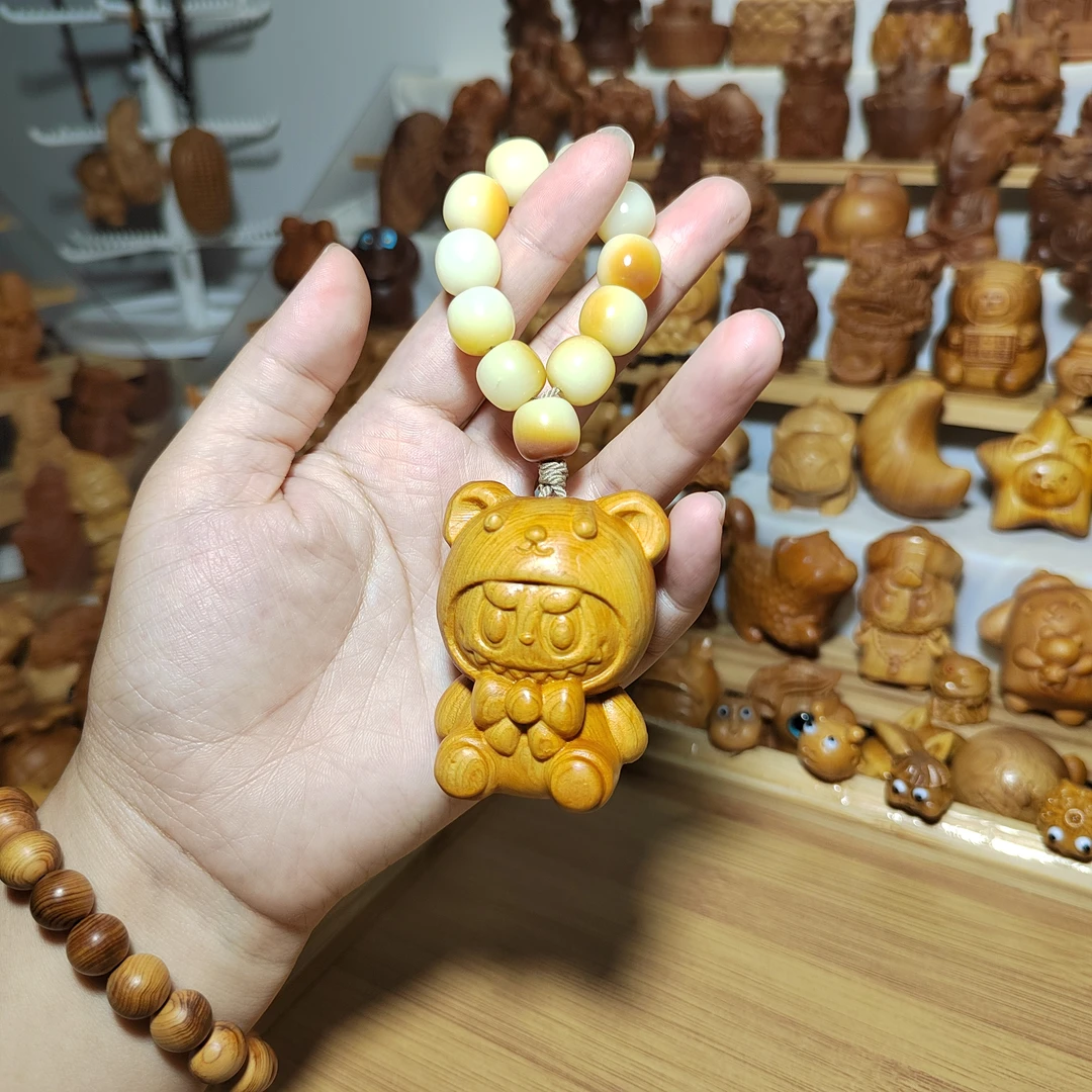 崖柏木雕实木小熊拉布布手把可爱卡通桌面摆件公仔女生Labubu木头