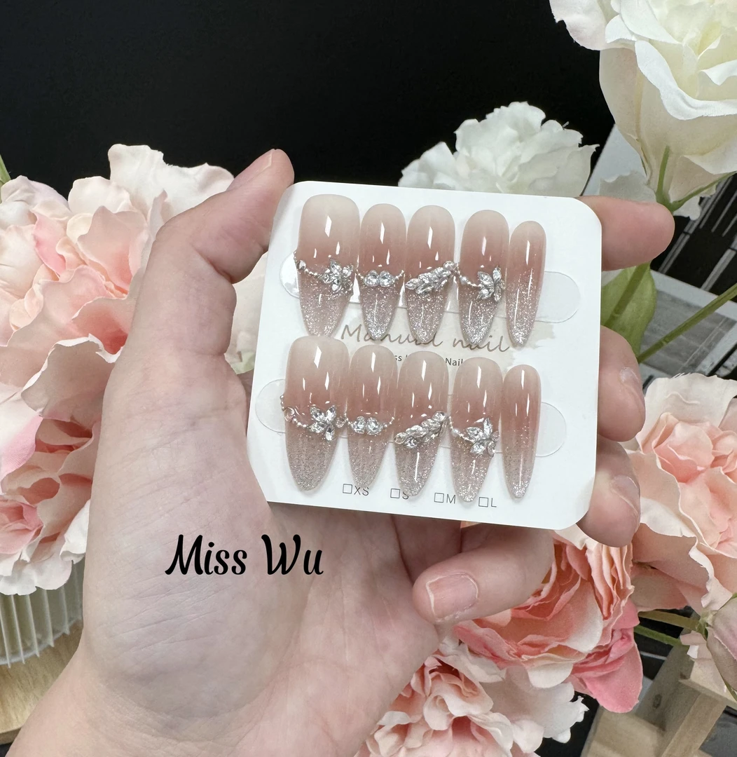 【梨花】腮红美甲 猫眼法式美甲 原创美甲 纯手工穿戴甲