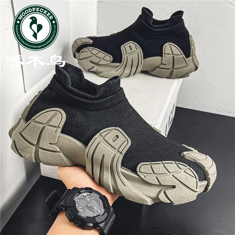 啄木鸟男鞋夏季新款透气飞织网面鞋男款时尚百搭懒人一脚蹬袜子鞋