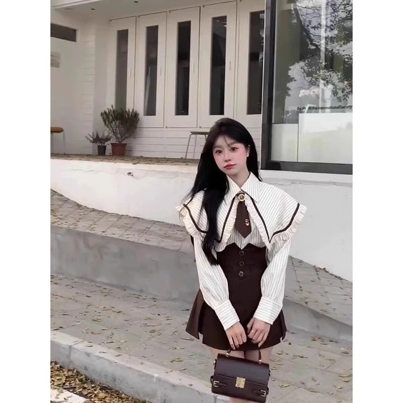 早秋穿搭套装女2024新款法式气质炸街减龄时尚高级感小洋装两件套