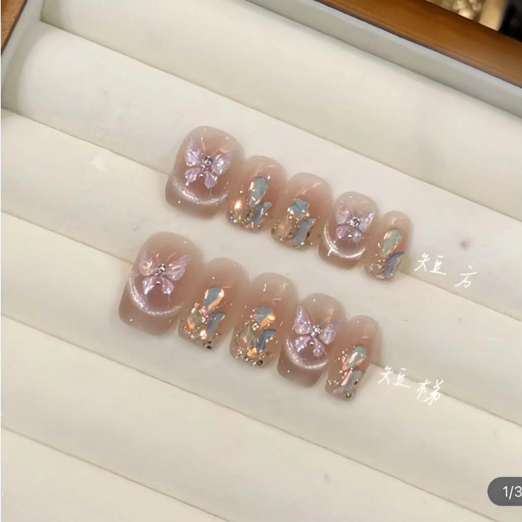 蝴蝶谷秋冬气质轻奢设计显白渐变七彩法式纯手工美甲穿戴甲