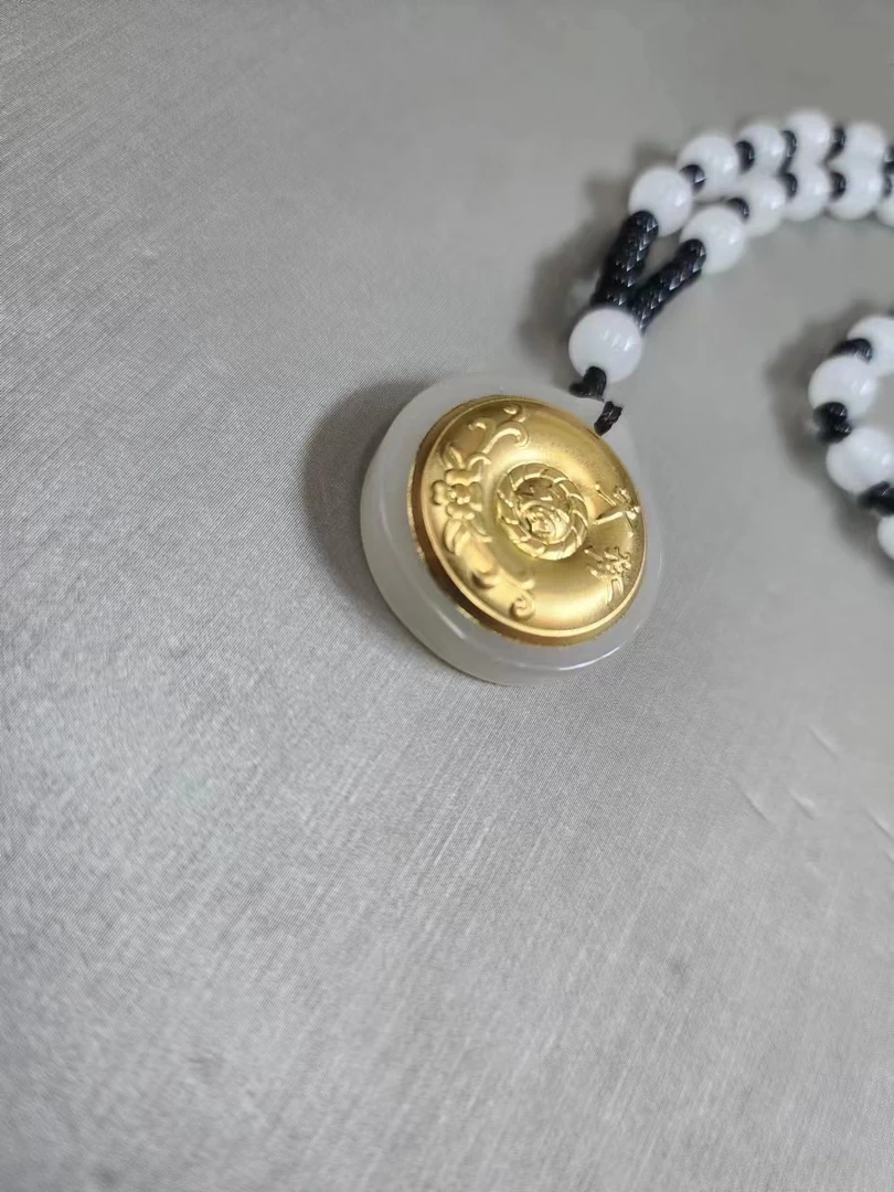 平安扣天然和田玉足金镶嵌（配珠子项链） JQH
