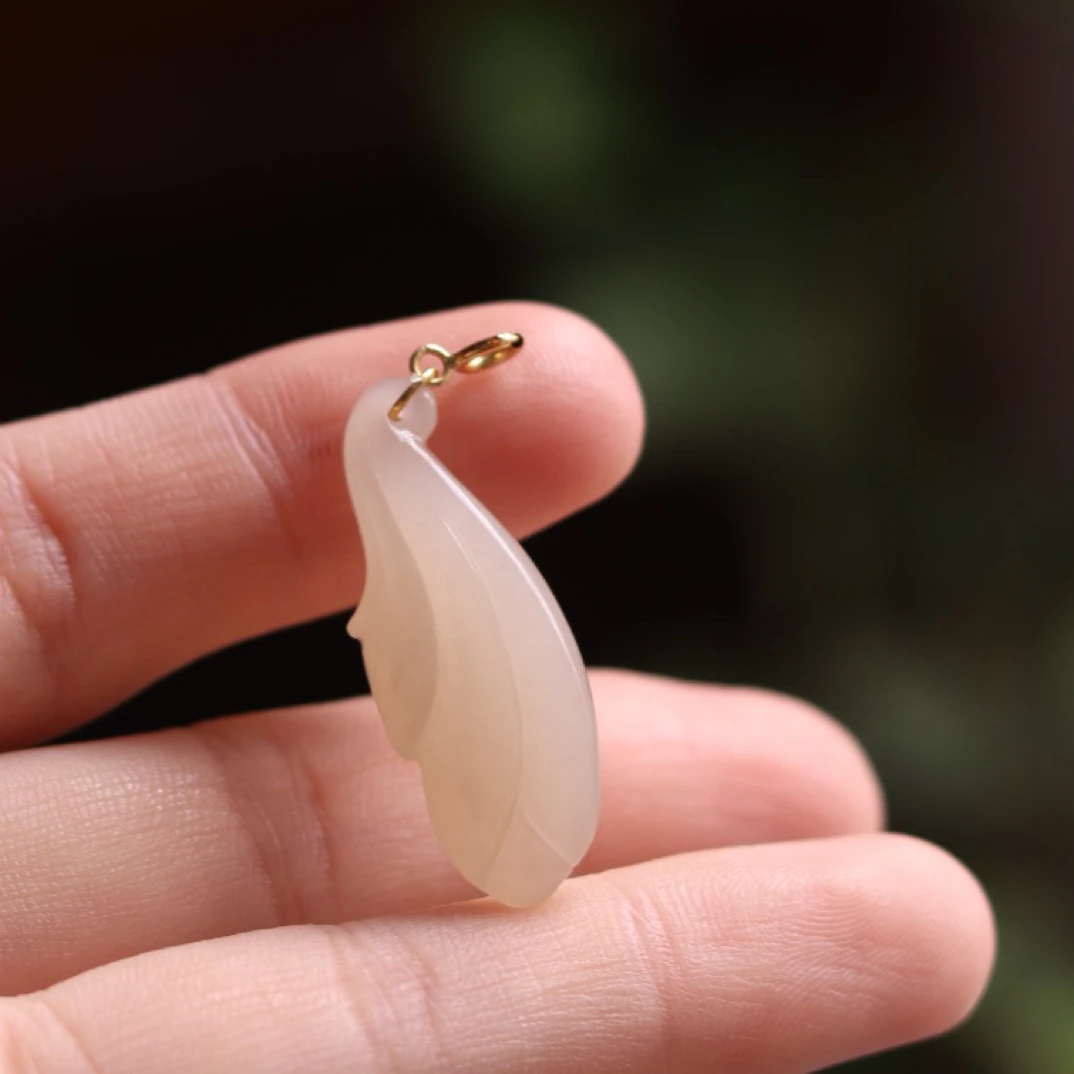 【玉兰花】瑾玉和田玉玉兰花吊坠 藕粉玉兰花 尺寸：30.5/11/8 L0297