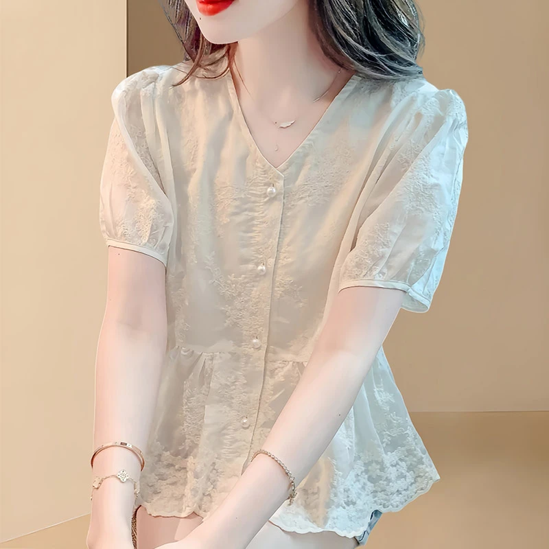 2025年法式新款时尚蕾丝衬衫女上衣短袖夏季洋气小衫收腰衬衣气质
