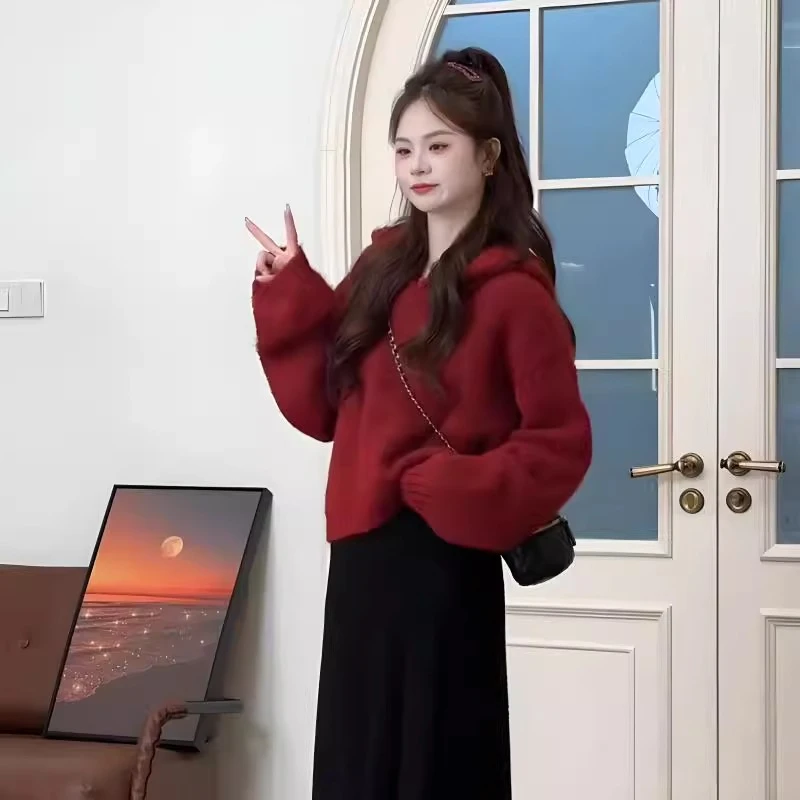 慵懒风红色连帽套头毛衣女秋冬季2024新款高级感小个子长袖针织衫