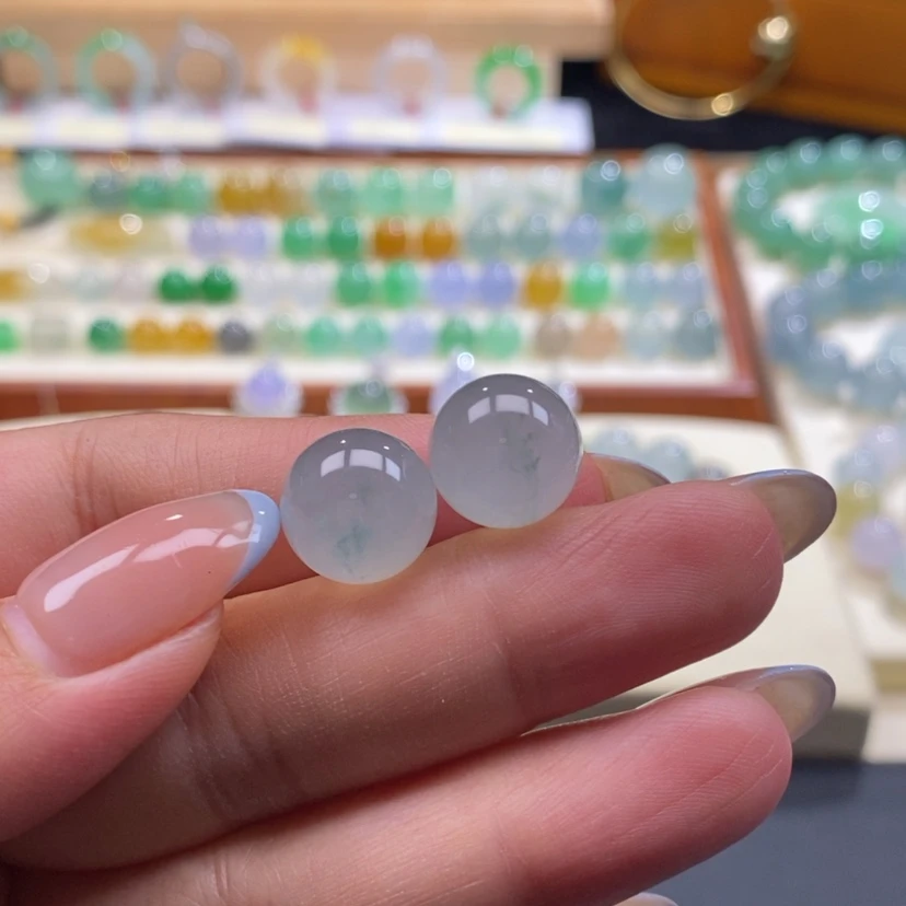 【闪购商品】翡翠吊坠(不含链)未镶嵌多样性发其一