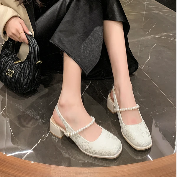 包头凉鞋女2024春夏新款仙女气质温柔配裙子新中式粗跟法式单鞋女