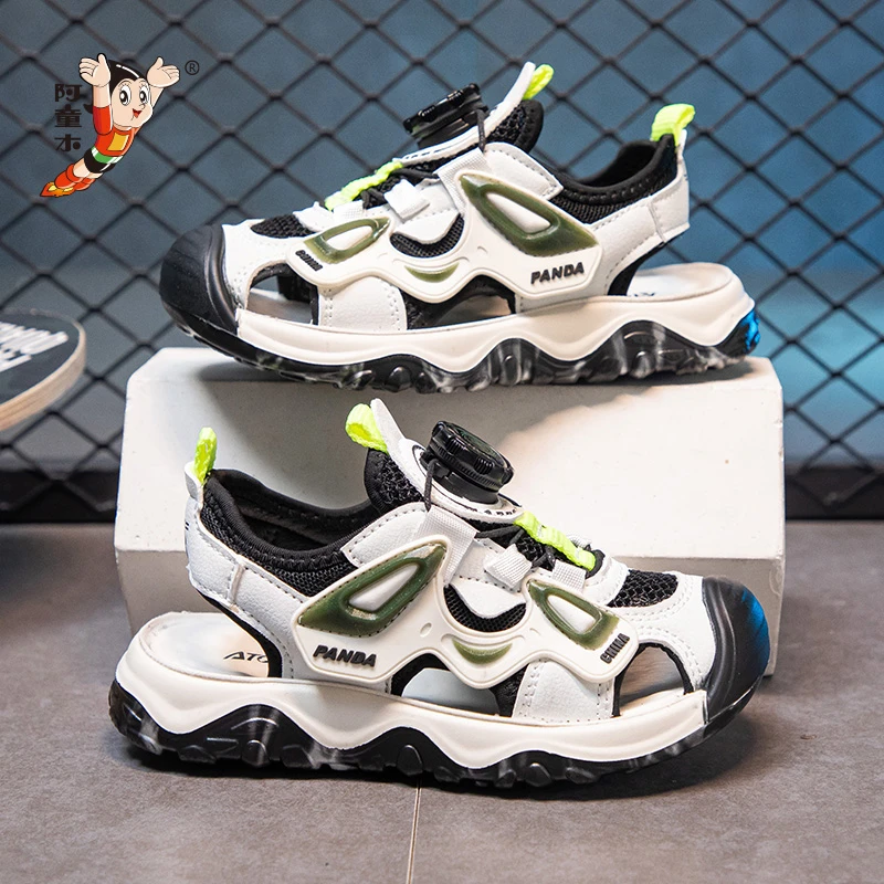 阿童木男童包头凉鞋2025夏旋转纽扣软底防滑儿童运动女童沙滩鞋潮