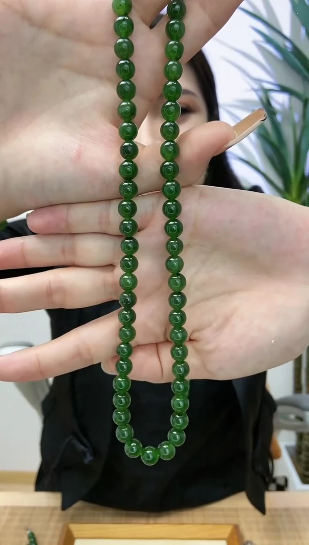 【闪购商品】和田玉(碧玉)项链未镶嵌卡7.8±菠菜绿有黑点介意勿拍