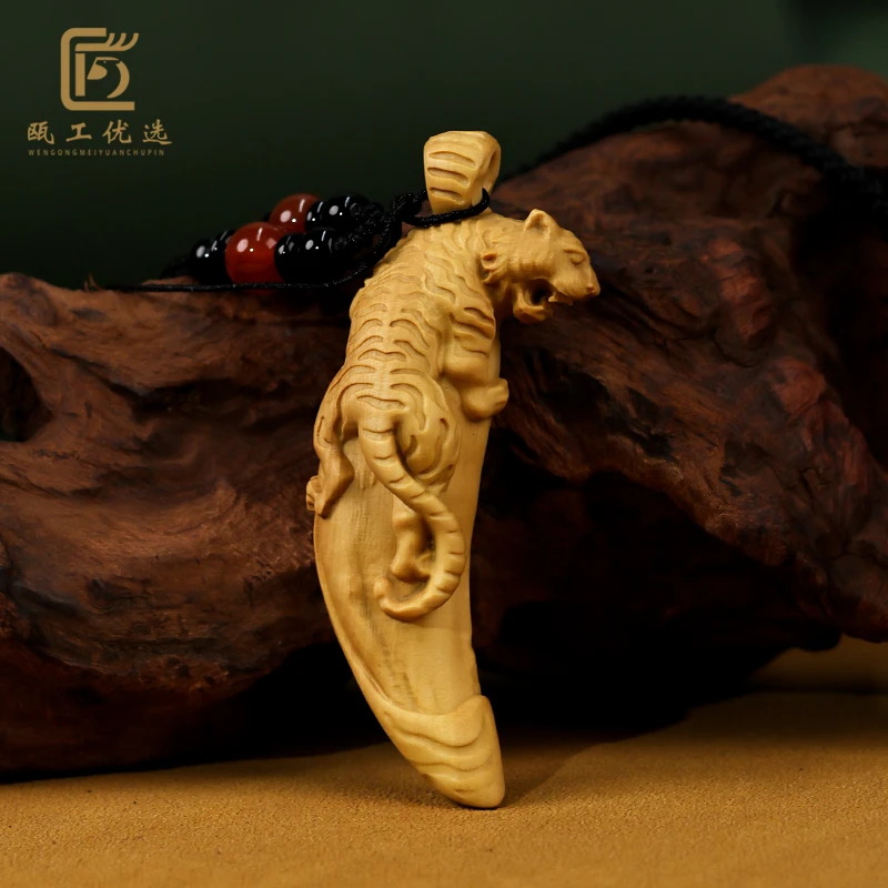 虎牙小叶黄杨木挂件木雕工艺品摆件手把件男士随身木把玩文玩手工