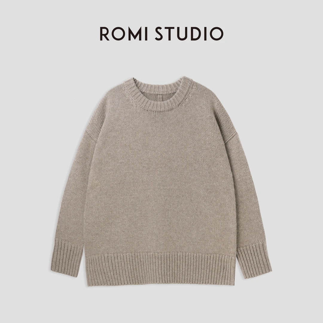 ROMI STUDIO“经典回归”腔调穿搭羊毛混纺圆领浅驼色毛衣23AWWM285