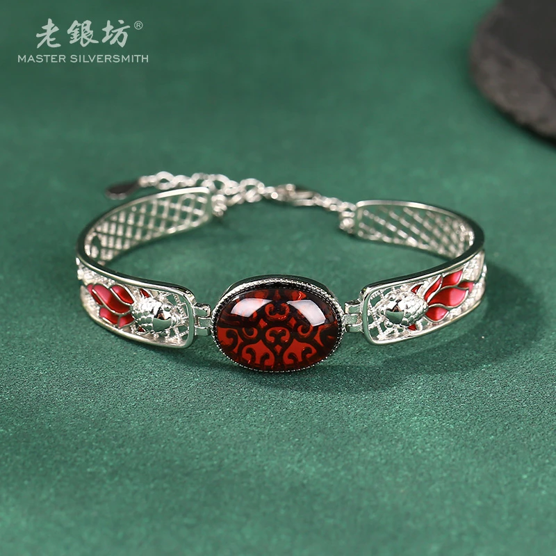 【老银坊】s925银血珀镂空金鱼手链 0033779