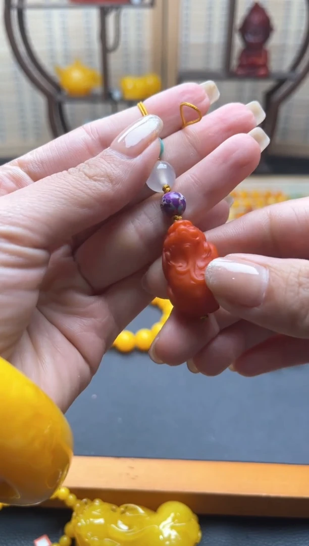 【闪购商品】琥珀颈饰未镶嵌k73橘皮老蜡貔貅手机挂