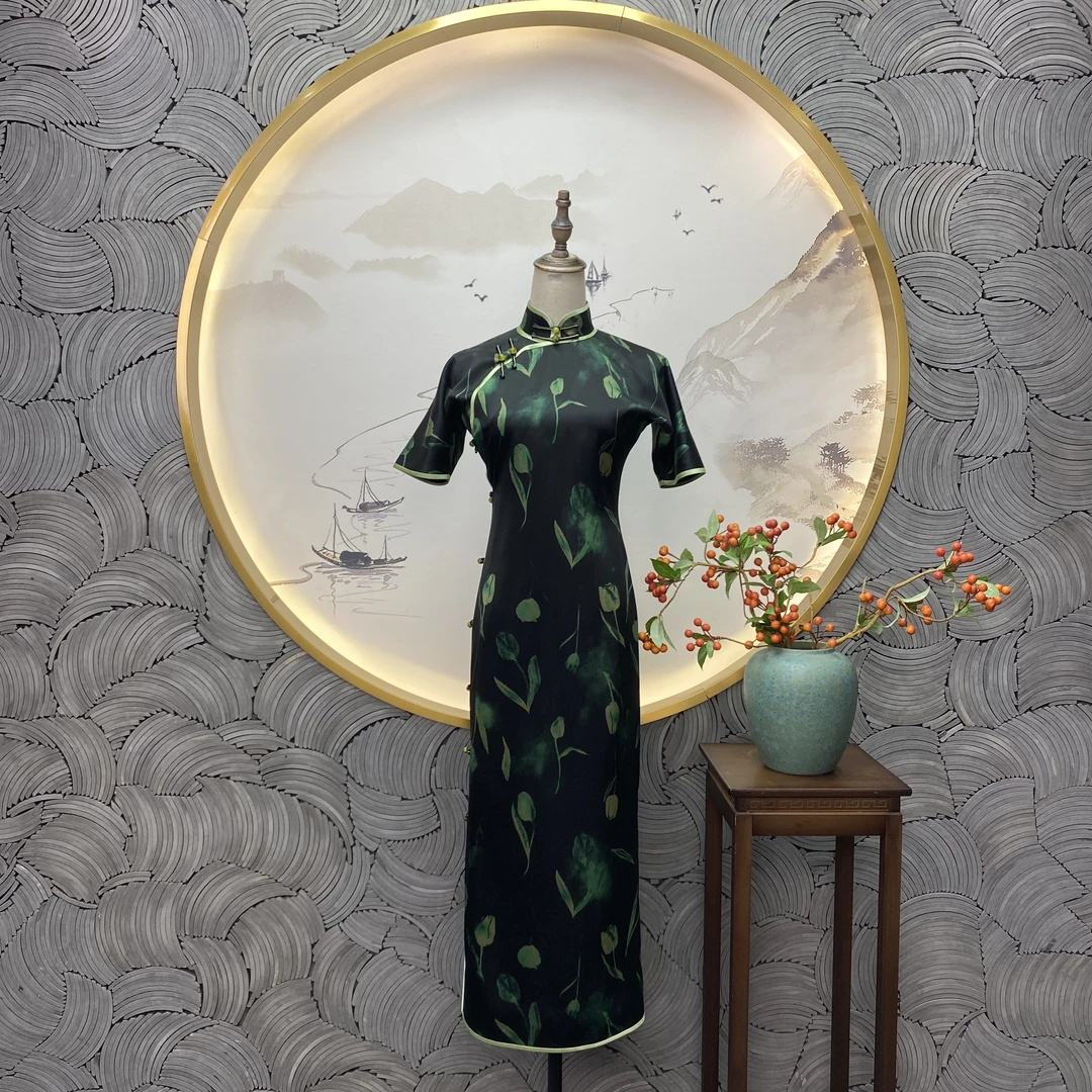 【清平乐】良辰媄锦桑蚕丝香云纱全手工扦边中长款旗袍衣长约125CM