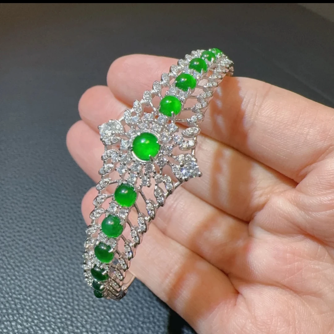 天然A货翡翠高冰帝王绿蛋面手镯皇冠镶嵌气质设计师满钻重工