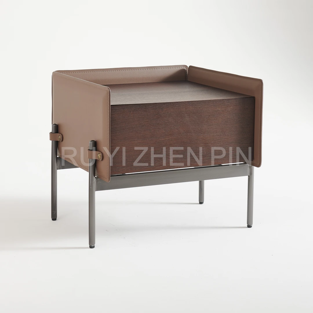 创意家用马丁复古床头柜轻奢马鞍皮不锈钢意大利设计师款现代边柜