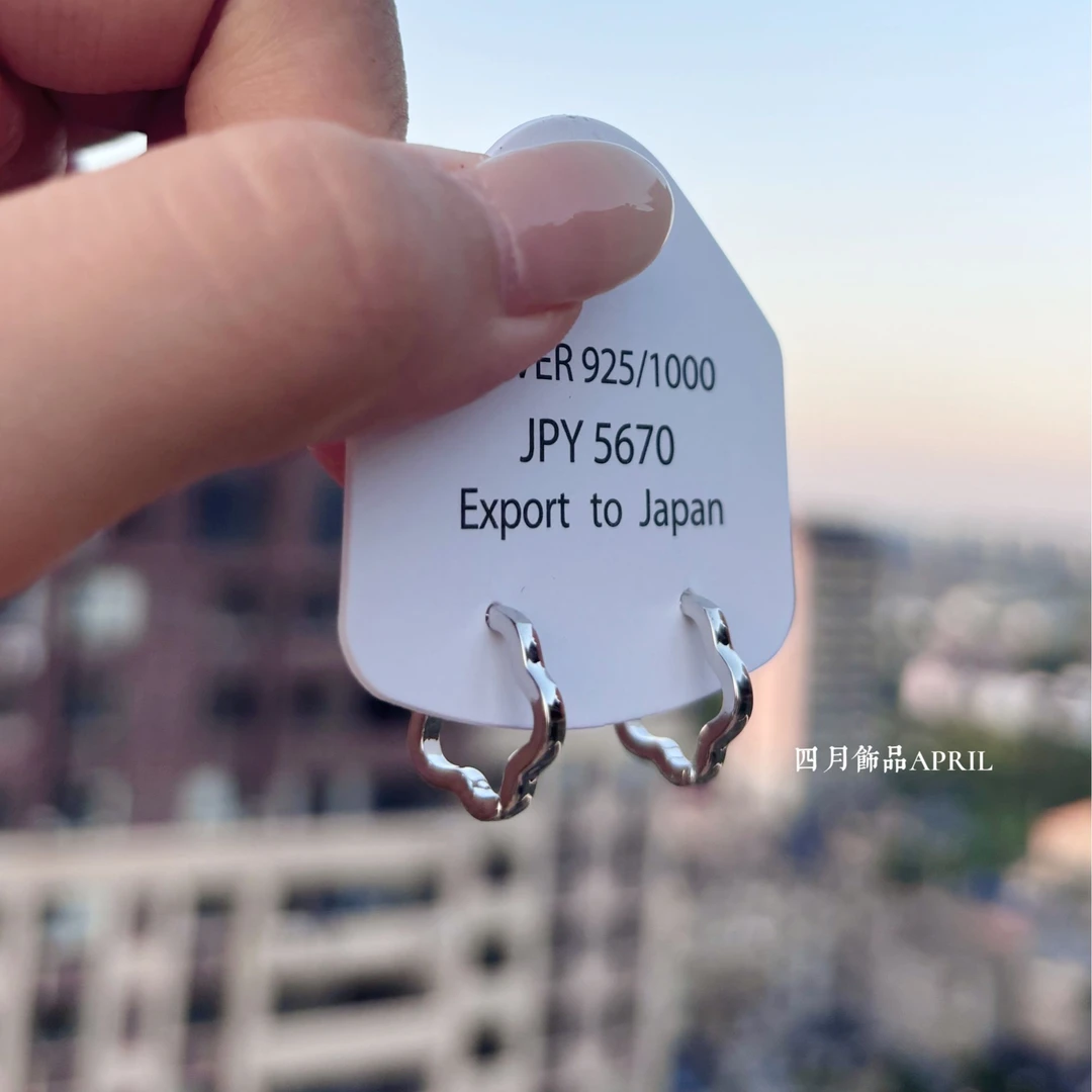 铜合金亚克力耳饰 @APRIL 轻奢花朵镂空小巧欧美百搭新款耳扣