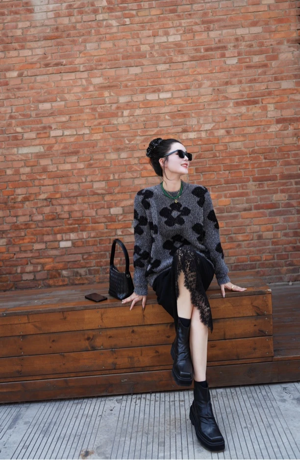 【俪妍】高级格蕾系花朵套头毛衣