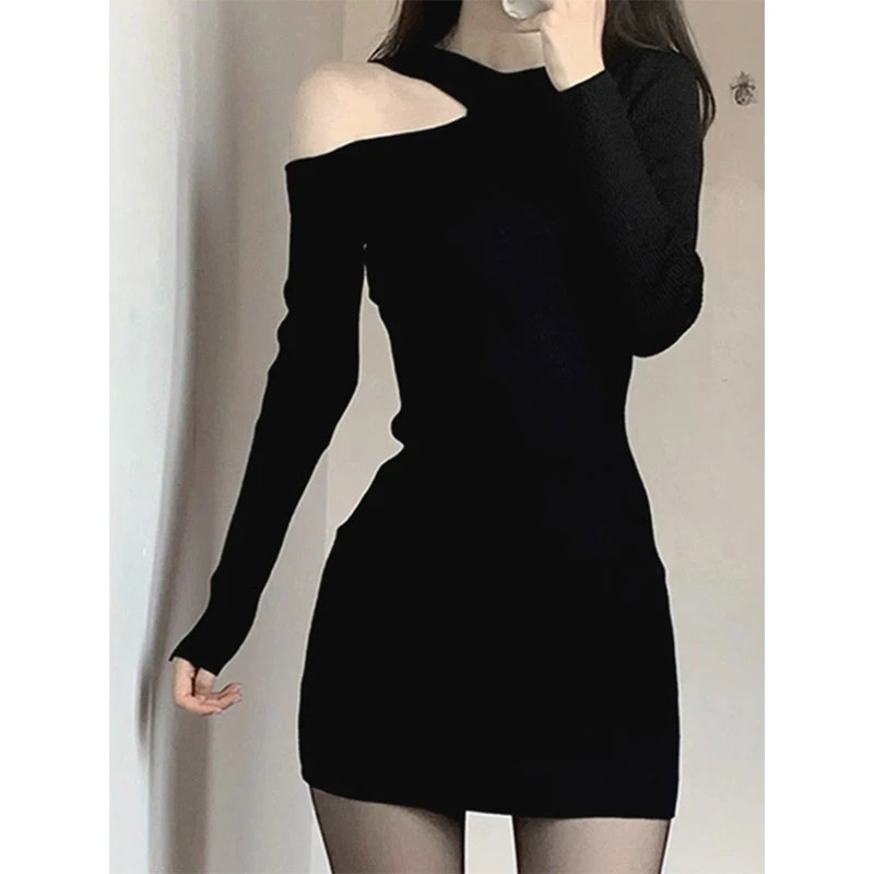 2025新款秋冬穿搭黑色长袖连衣裙子女修身辣妹针织内搭包臀短裙