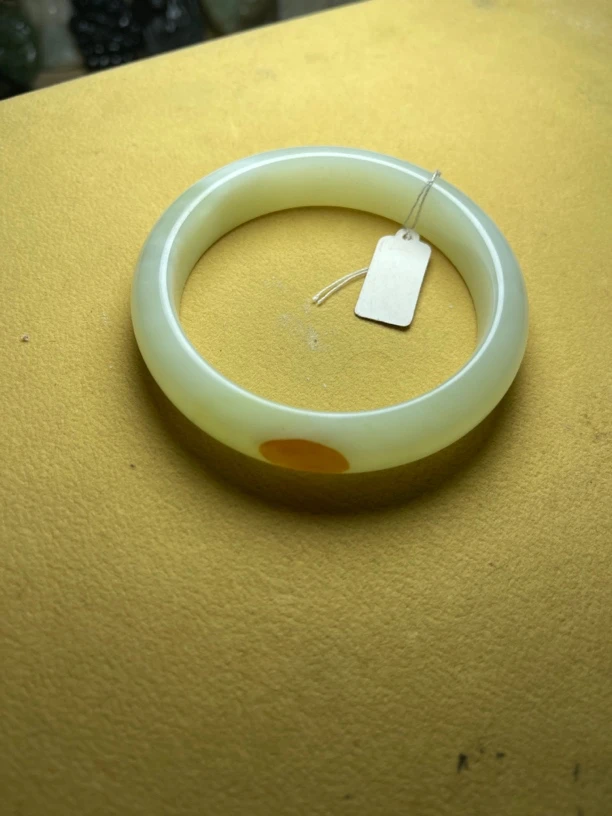 天然玉石手镯一支孤品60-62口径都可以佩戴冰透