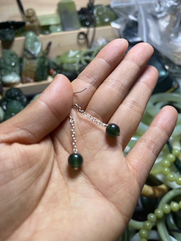 天然玉石耳环一对