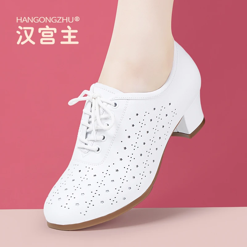 女鞋透气真皮软底中跟拉丁舞鞋广场跳舞鞋不累脚鞋春夏新款妈妈鞋