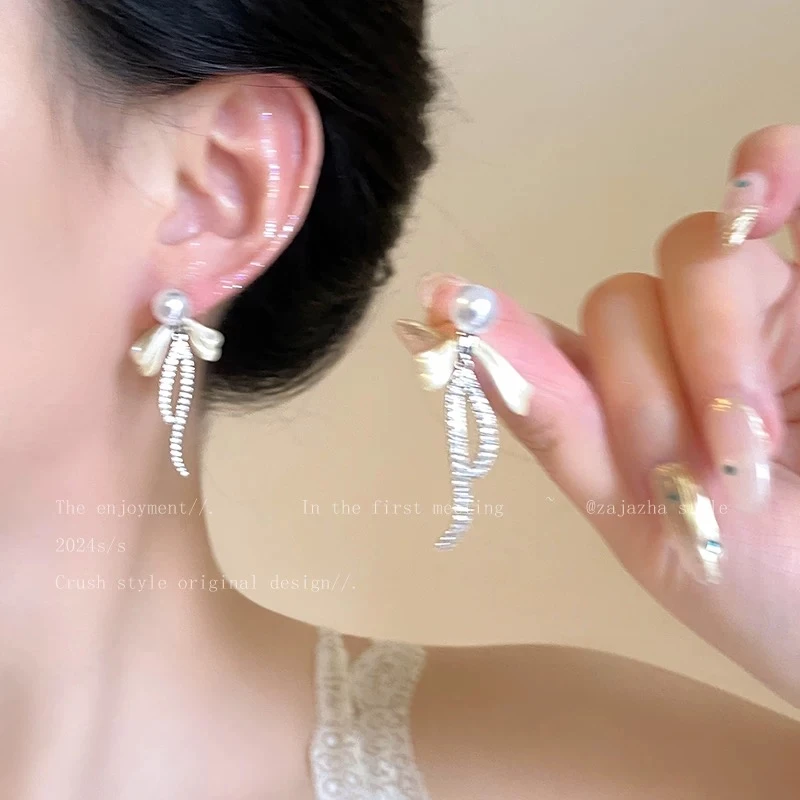 铜合金耳饰 法式蝴蝶结珠珠流苏耳环女轻奢高级小众设计耳钉耳饰