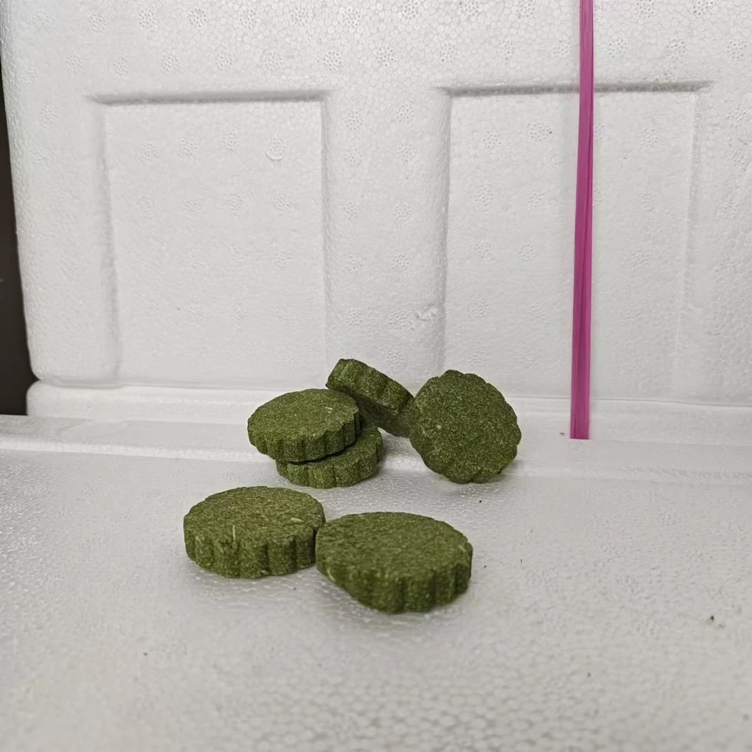 宠物专用紫花苜蓿草草饼 兔子、龙猫等营养磨牙零食