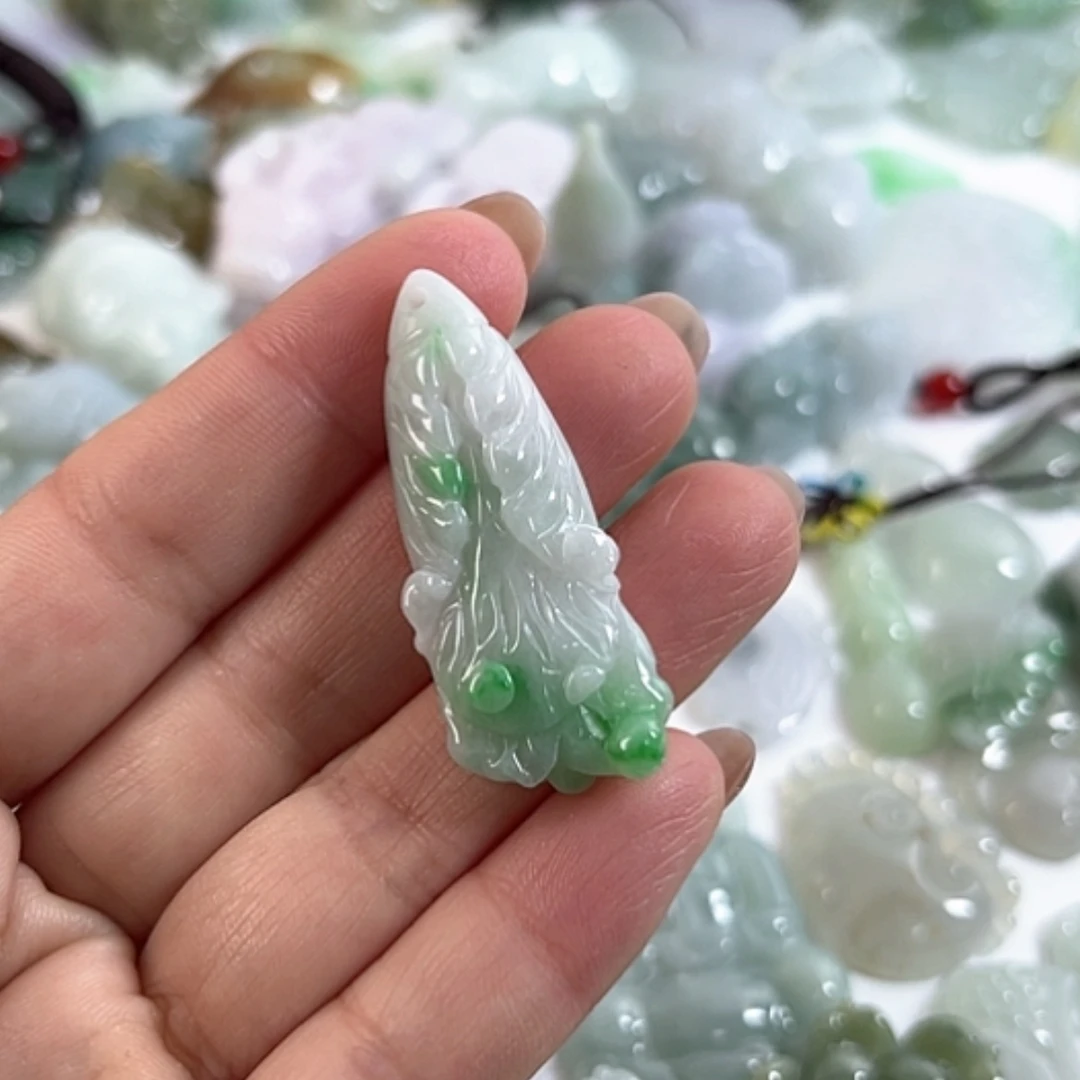 【闪购商品】翡翠颈饰未镶嵌