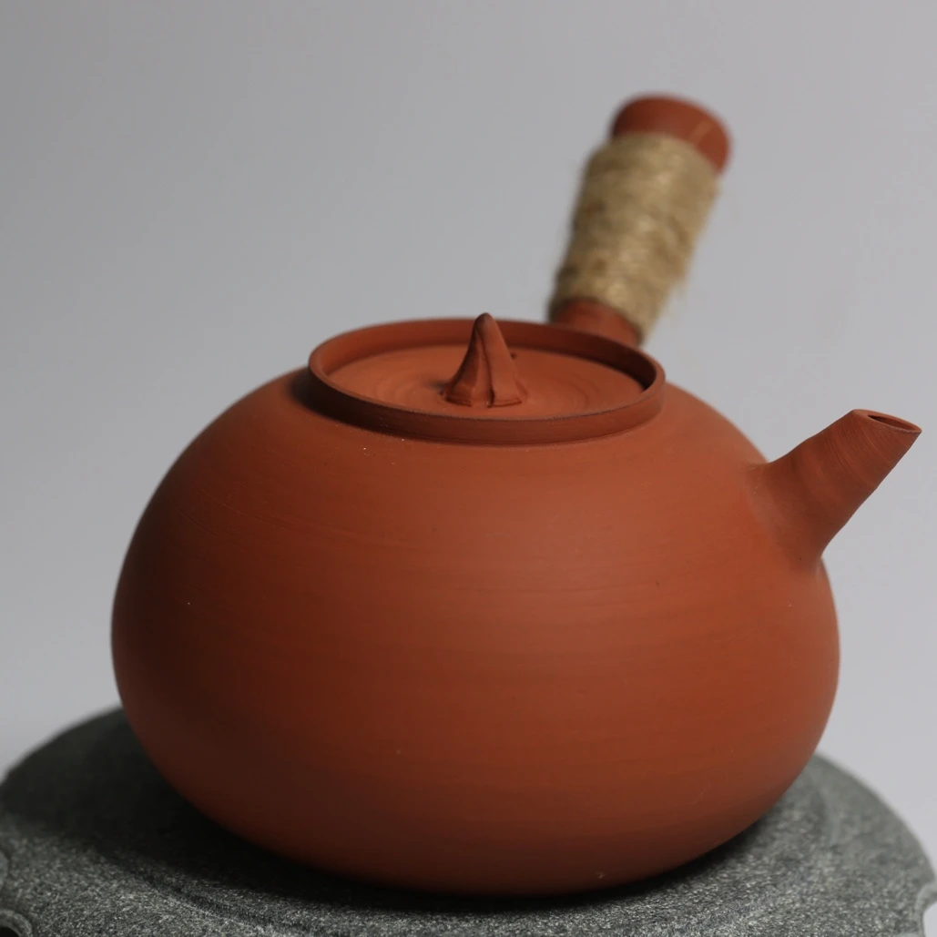 潮州红泥侧把砂铫，满壶容量400毫升左右