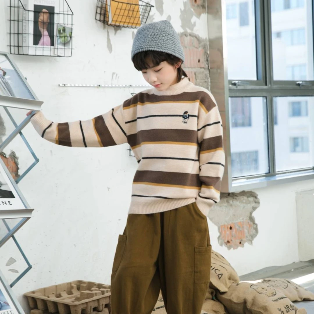 秋冬套头常规加绒男童条纹绣花圆领毛衣潮童宽松针衫2023新款洋气