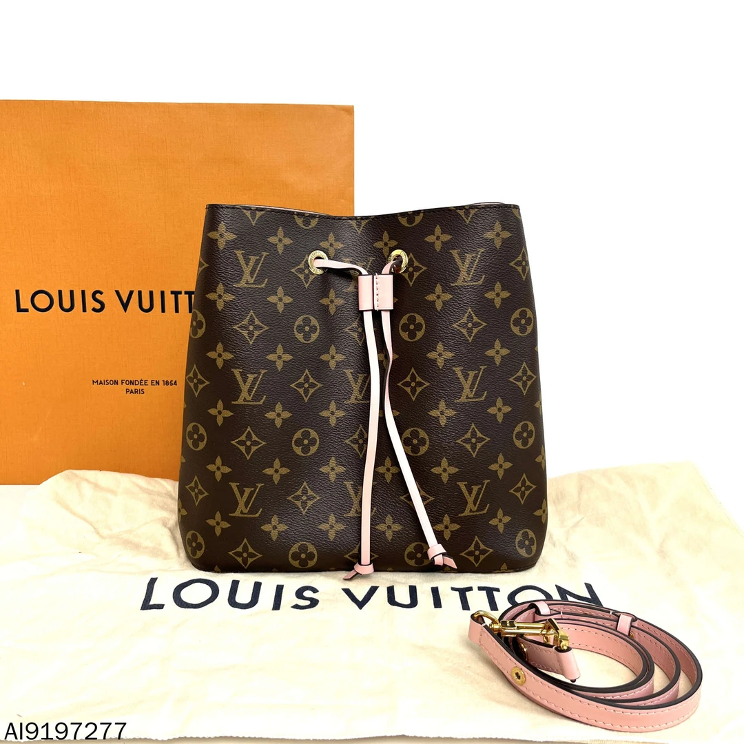 95新 LouisVuitton/路易威登 老花粉色抽绳水桶包/AJ3397555