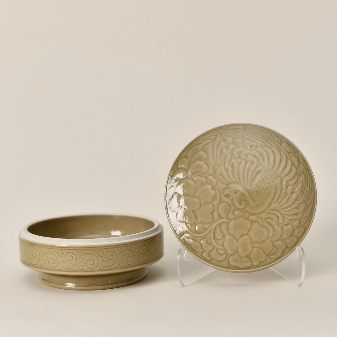 致鸣越窑鹦鹉牡丹捧盒储茶罐