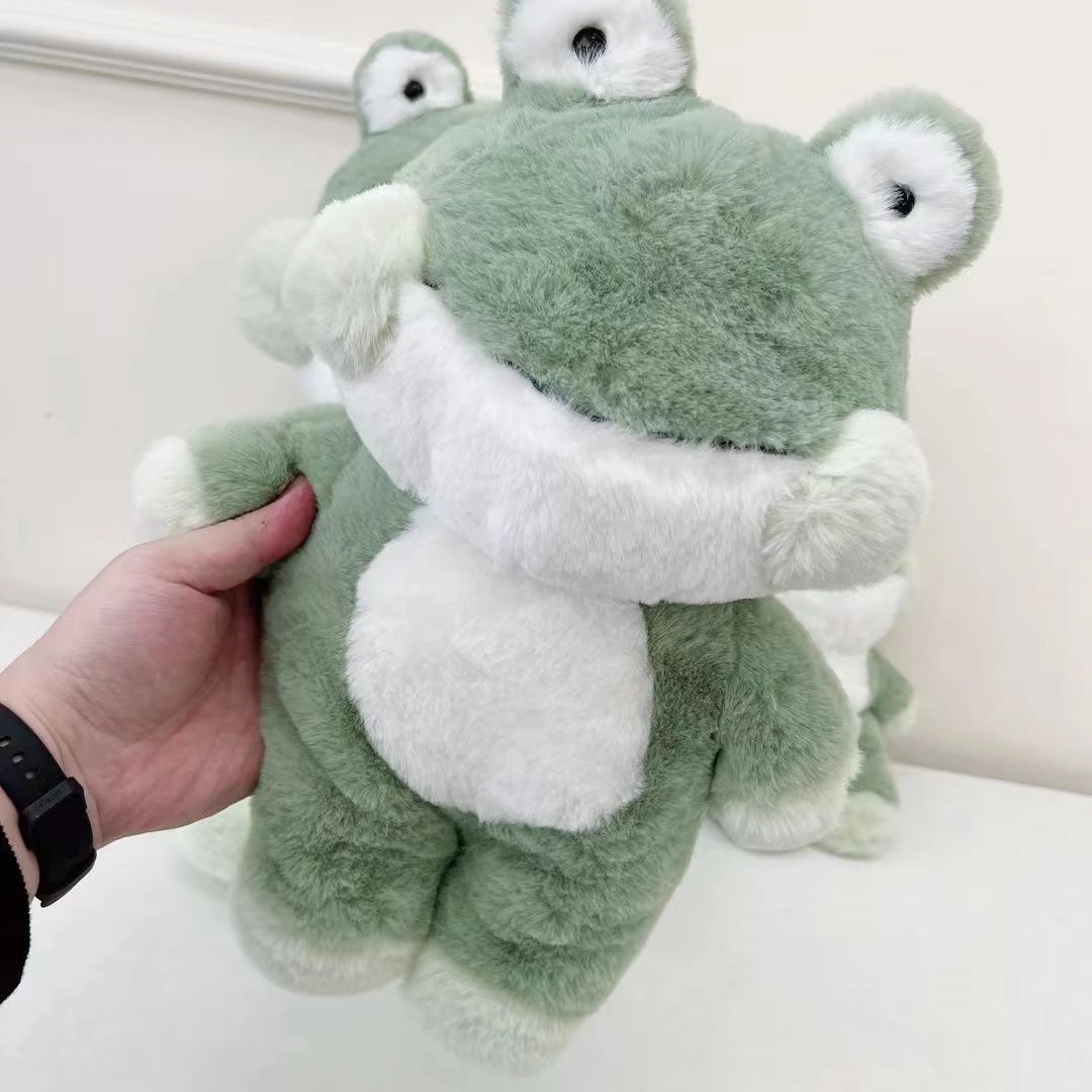 36369 老佛爷联名，高度35cm，中号屁屁蛙，长毛绒玩偶