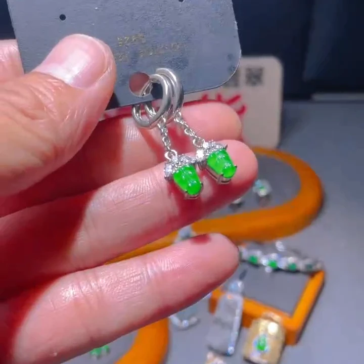 翡翠满色叶子耳环