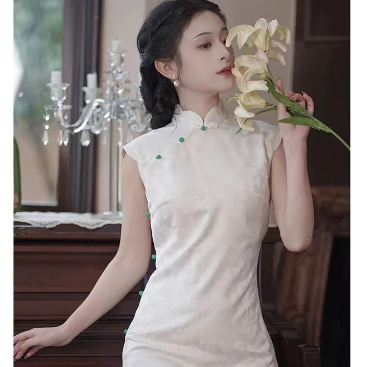 GY新中式复古白色提花花瓣领旗袍春夏高级感少女连衣裙订婚礼服