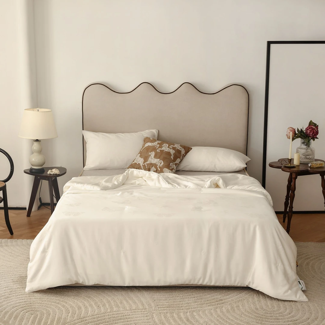 孔龙老板娘专属 轻奢简约纯色单人酒店高档蚕丝（爱恋）冬被提花被