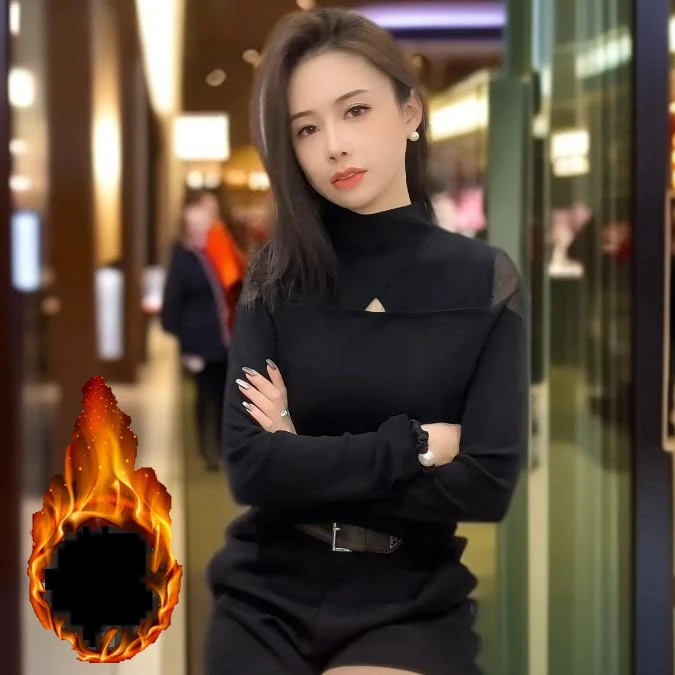 磨毛薄绒半高领打底衫女秋冬款网纱镂空设计感修身内搭长袖上衣