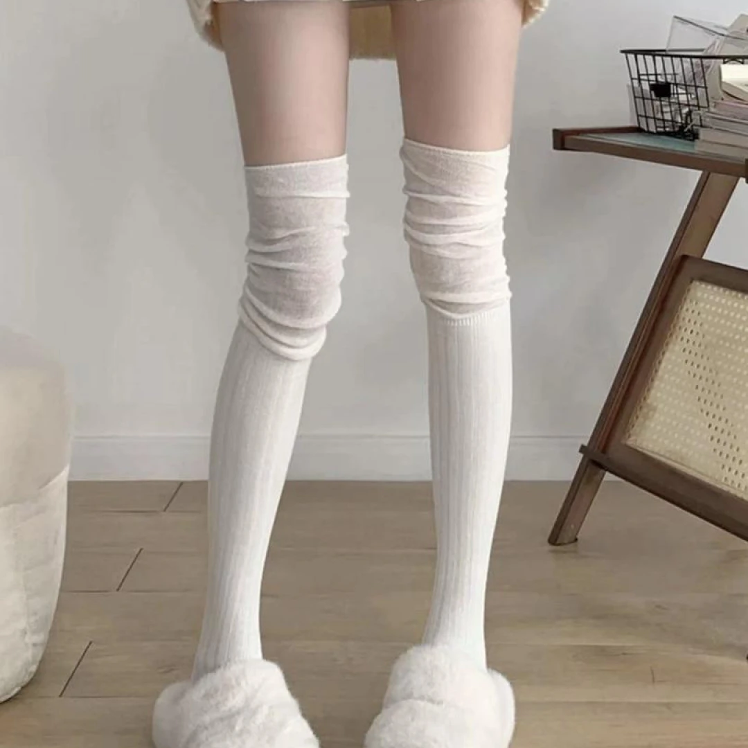 配靴子的袜子女长筒过膝袜白色秋冬棉质堆堆美拉德冬季长靴jk长袜