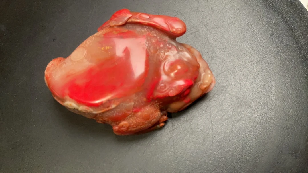 昌化鸡血雕金蟾手玩