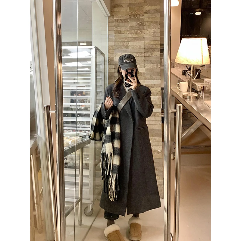 乌77复古高级感双排扣毛呢大衣女设计感内里保暖中长款外套冬