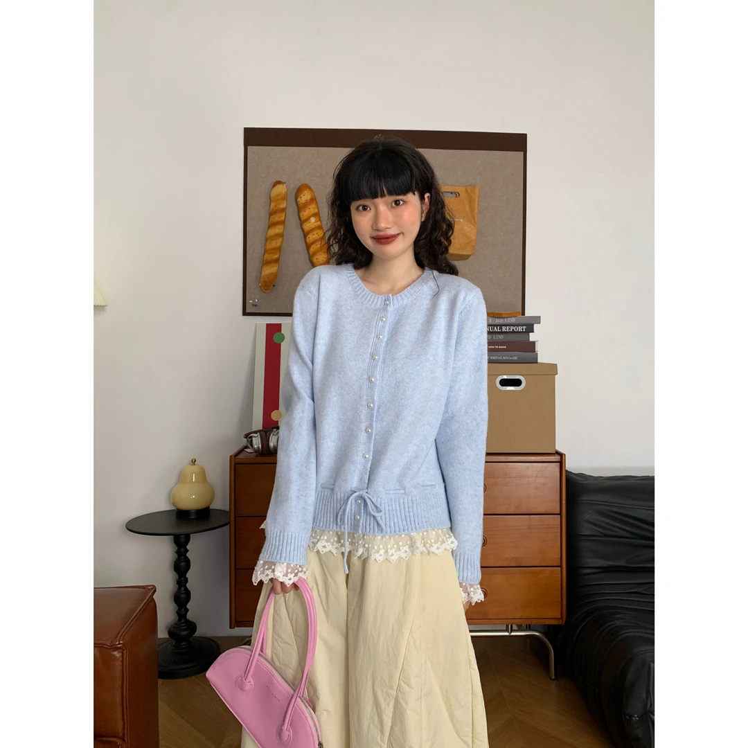 精致小香风蕾丝花边珍珠纽扣毛衣女韩版秋冬百搭显瘦圆领针织衫潮