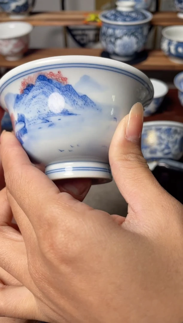 【闪购商品】青花釉里红山水压手