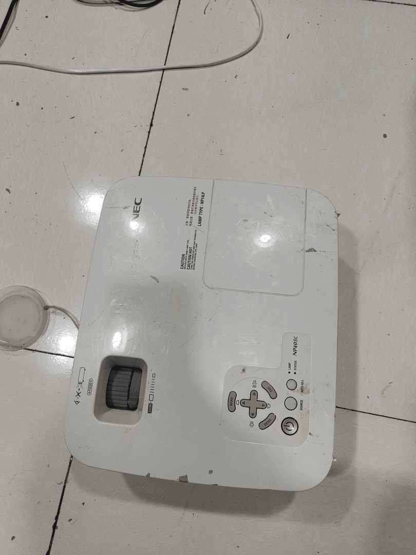 9新  二手   NEC   NP405C   投影，成色如图（通电，配件，不带线材）