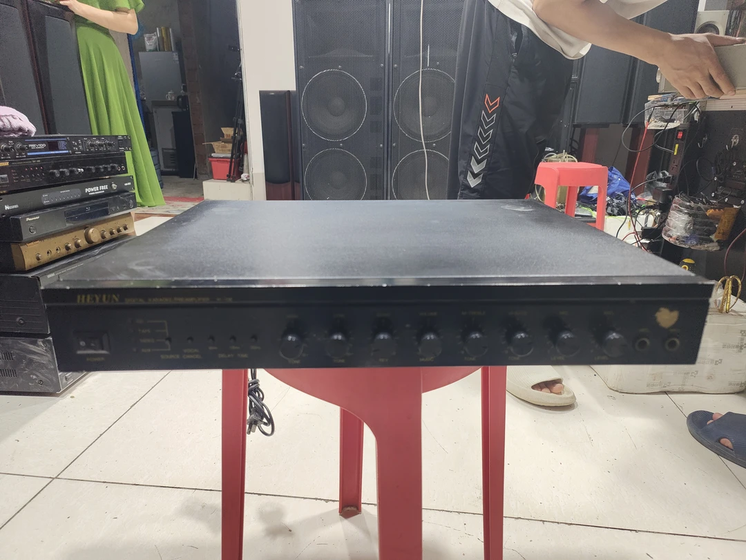 9新  二手  湖山 H-08前级，成色如图 （出声，不带线材）