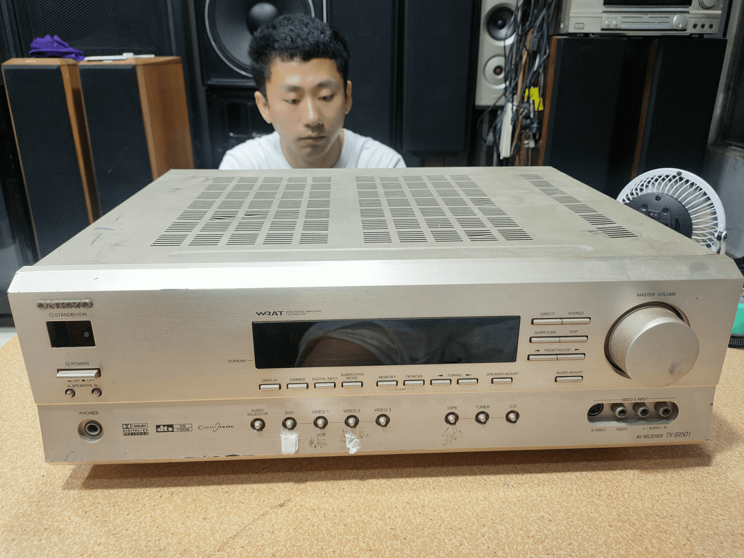 9新  二手    安桥SR501功放，成色差（出声，需要维修，不带线材）