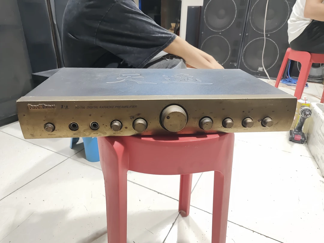 9新  二手 天逸 AD-750前级，成色如图 （出声，需要维修，不带线材）